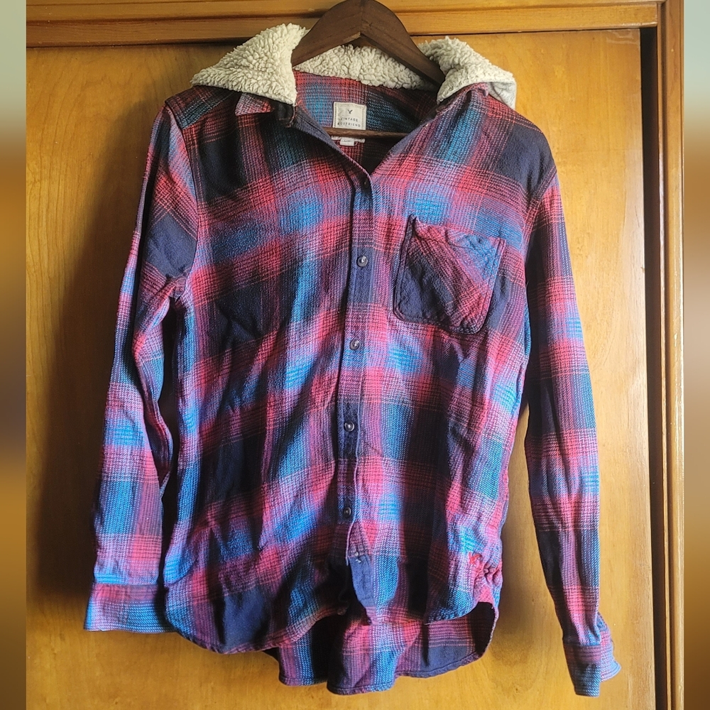 American Eagle Outfitters Vintage Boyfriend Shirt in Red and Blue